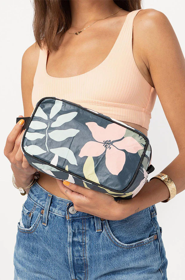 Flora Dopp Kit - Image 2