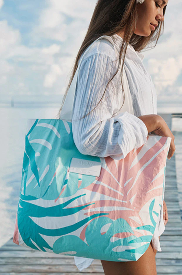 Tropics Day Tripper Bag - Image 4