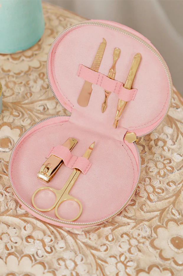 Scalloped Manicure Set - Image 3