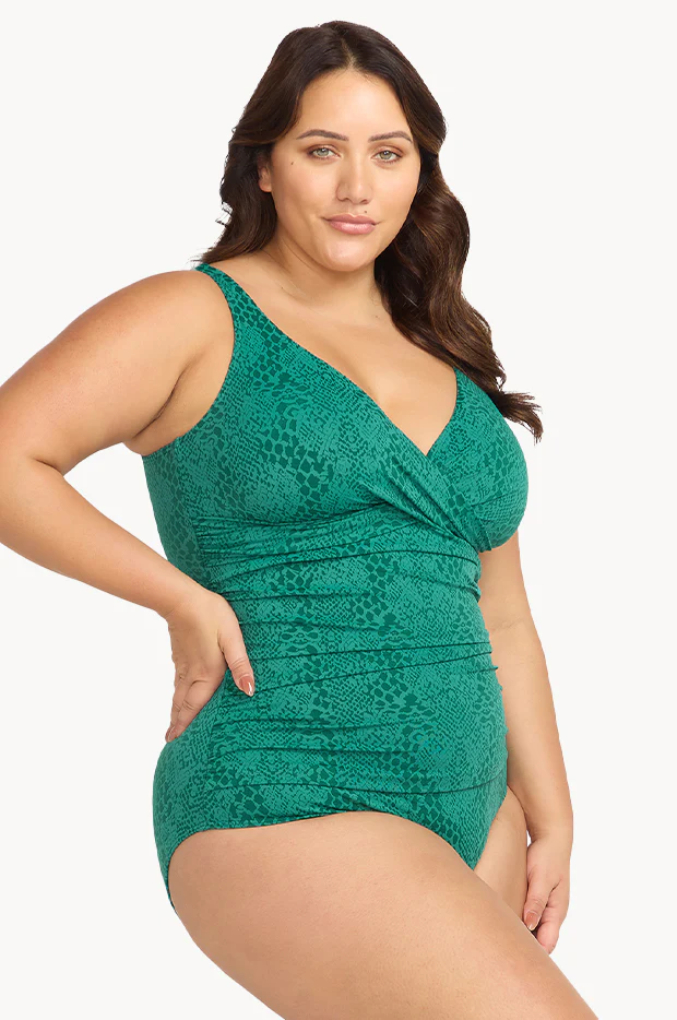 Ekhis Delacroix One Piece - Image 2