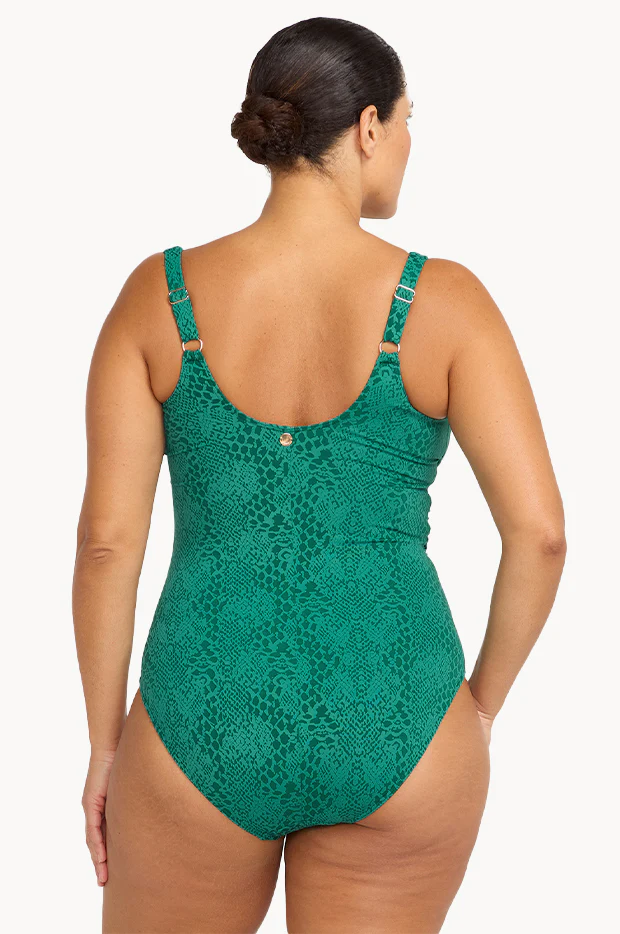 Ekhis Delacroix One Piece - Image 6