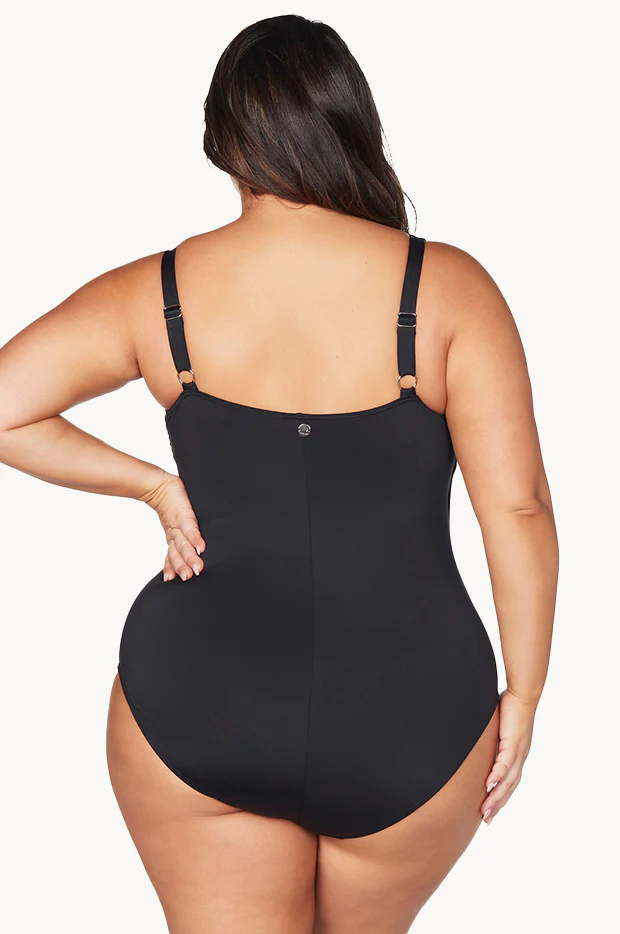 Hayes D/DD Cup One Piece - Image 5