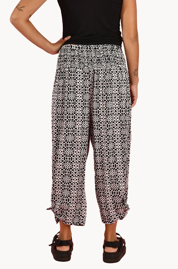 Mosaic 3/4 Ruched Tie Pants - Image 3