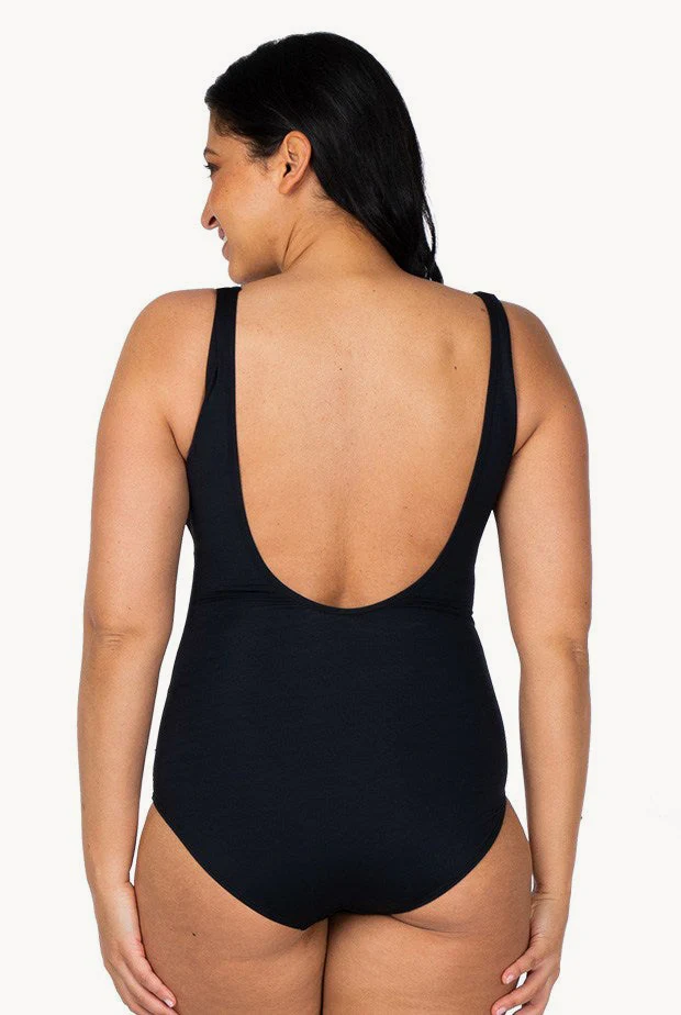 DD/E Cup Ruched Front One Piece - Image 2