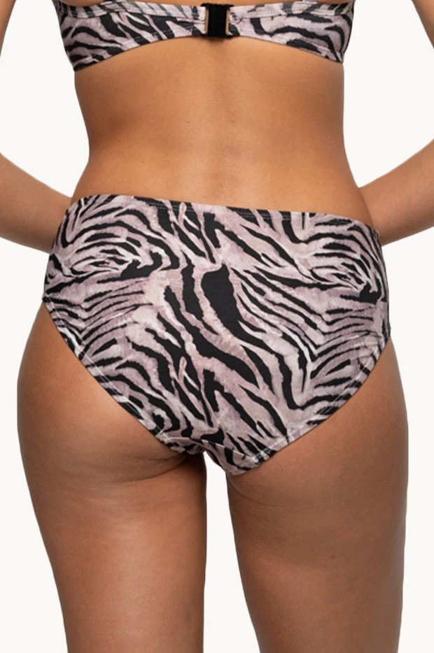 Tuamotu Brigitte Ruched Mid Pant - Image 2