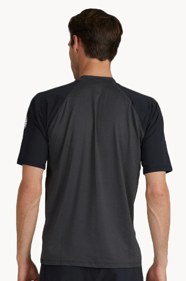 Mens Shockwaves Relaxed Short Sleeve Suntop - Image 2