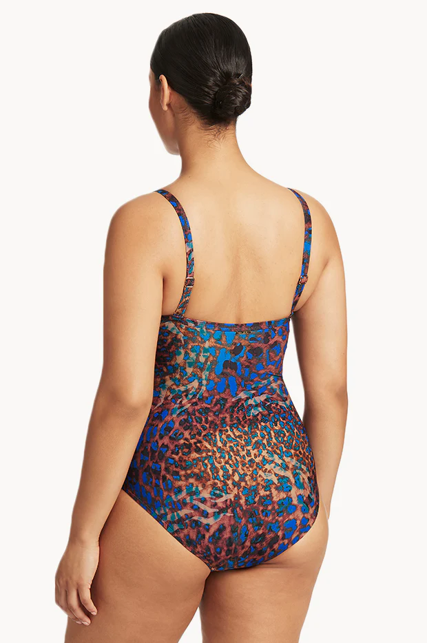 Hunter DD/E Cup Twist Front One Piece - Image 2