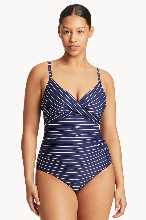 Shoreline DD/E Cup Twist Front One Piece