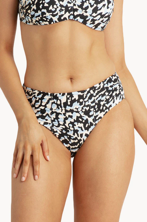Orla Ruched Mid Rise Pant