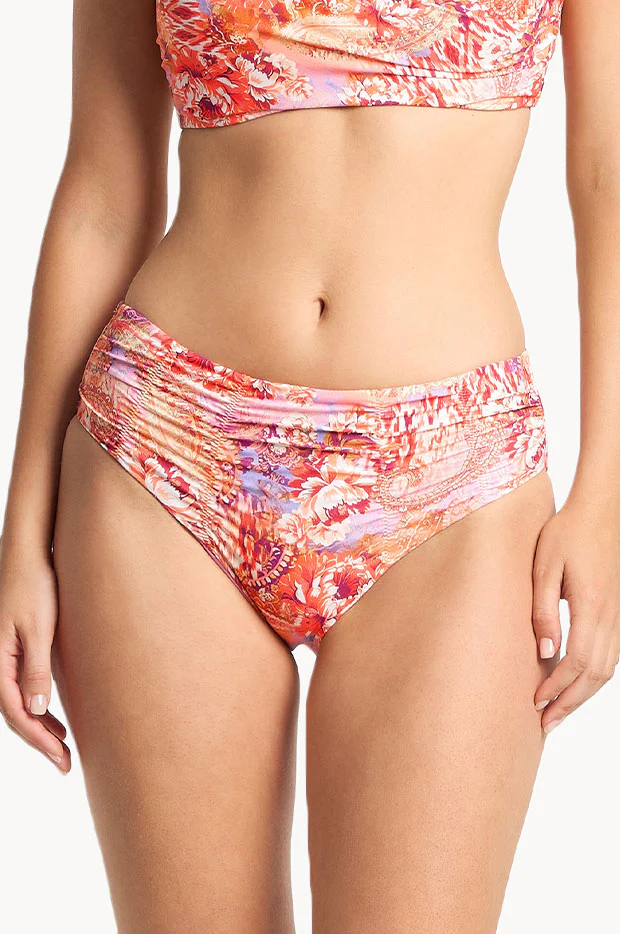 Sundance Ruched Mid Rise Pant