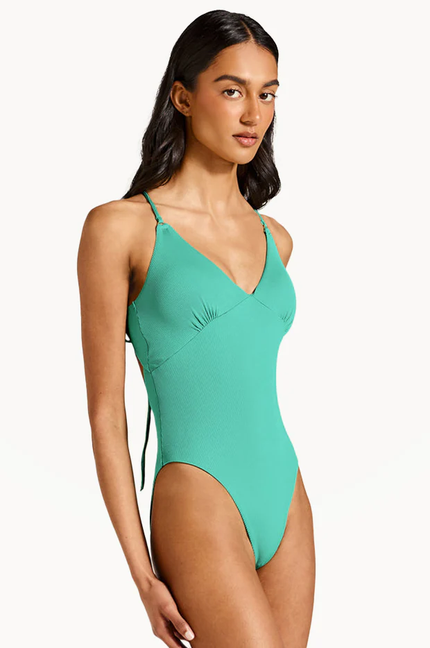 Classics Hot Elle One Piece - Image 3